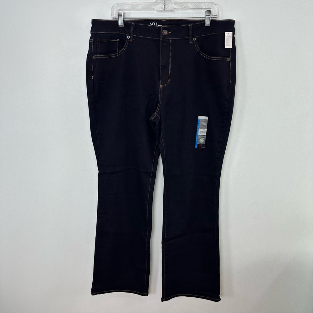 No Boundaries Ladies Mid Rise Boot Cut Dark Wash Blue Jeans Size Juniors 19 NWT